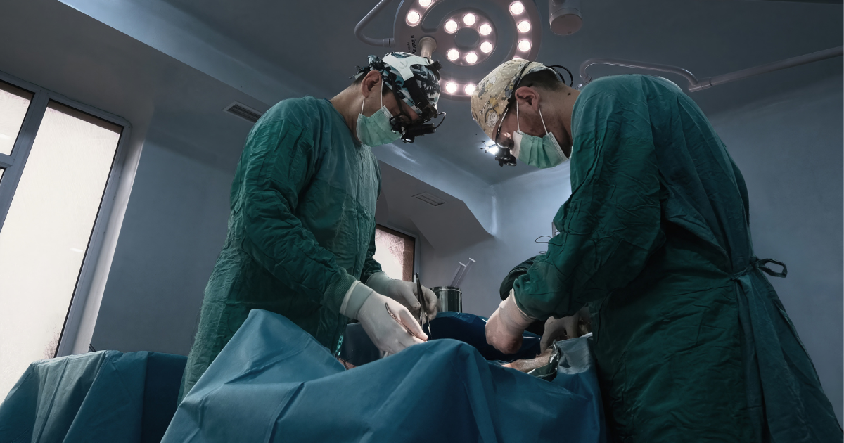 Kariera chirurga: jak rozwijać się zawodowo i znaleźć zatrudnienie?