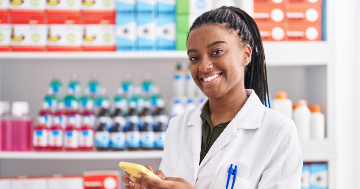 Technik farmaceutyczny: jak znaleźć pracę w aptece lub szpitalu?